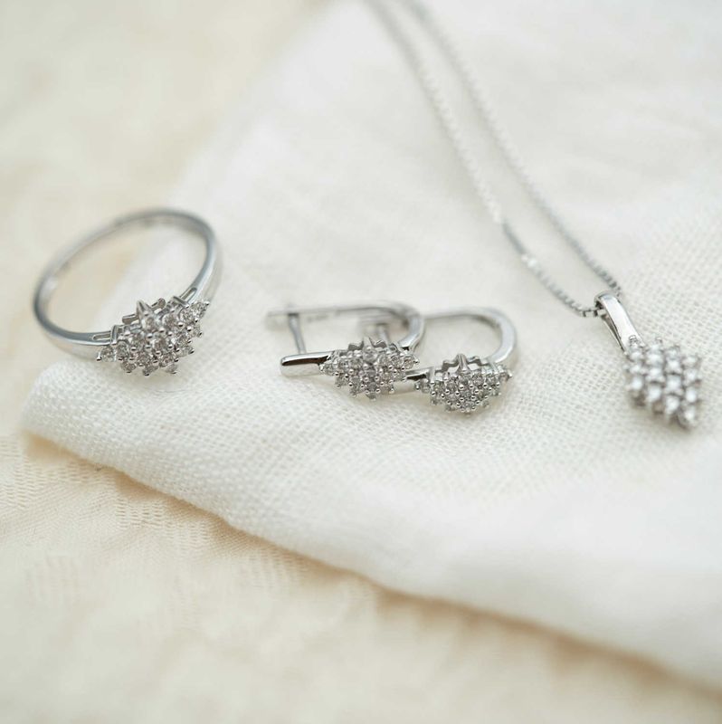 Diamantring i hvitt gull med diamanter 0.33ct w.p