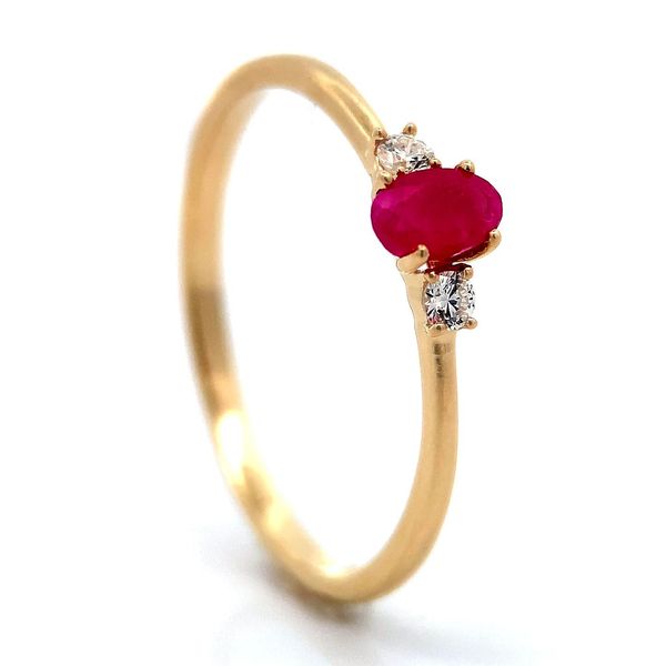 Hovedbilde SpesialPris! Rubin ring med 0.06 ct diamanter